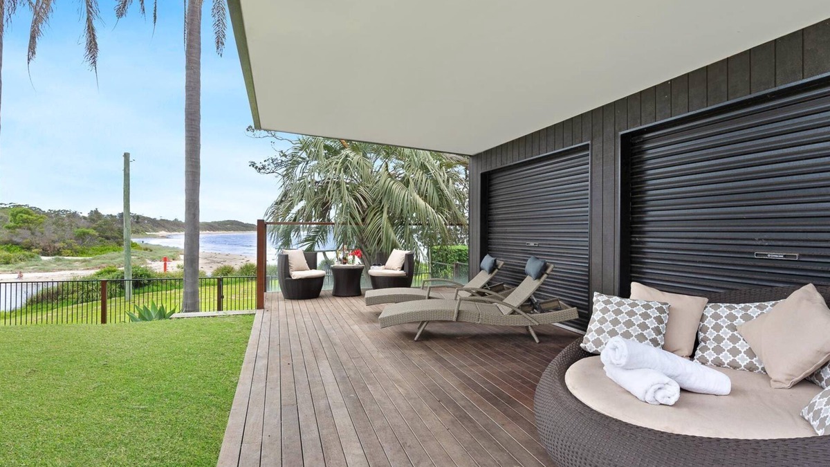 Currarong House | The Old Bottleshop - near waters of Currarong