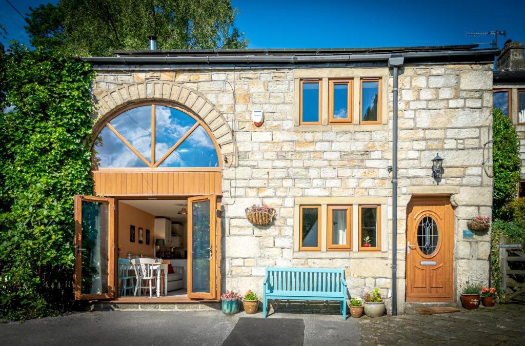 Walsden Apartment | The Old Cattle Barn - Splendid Yorkshire getaway