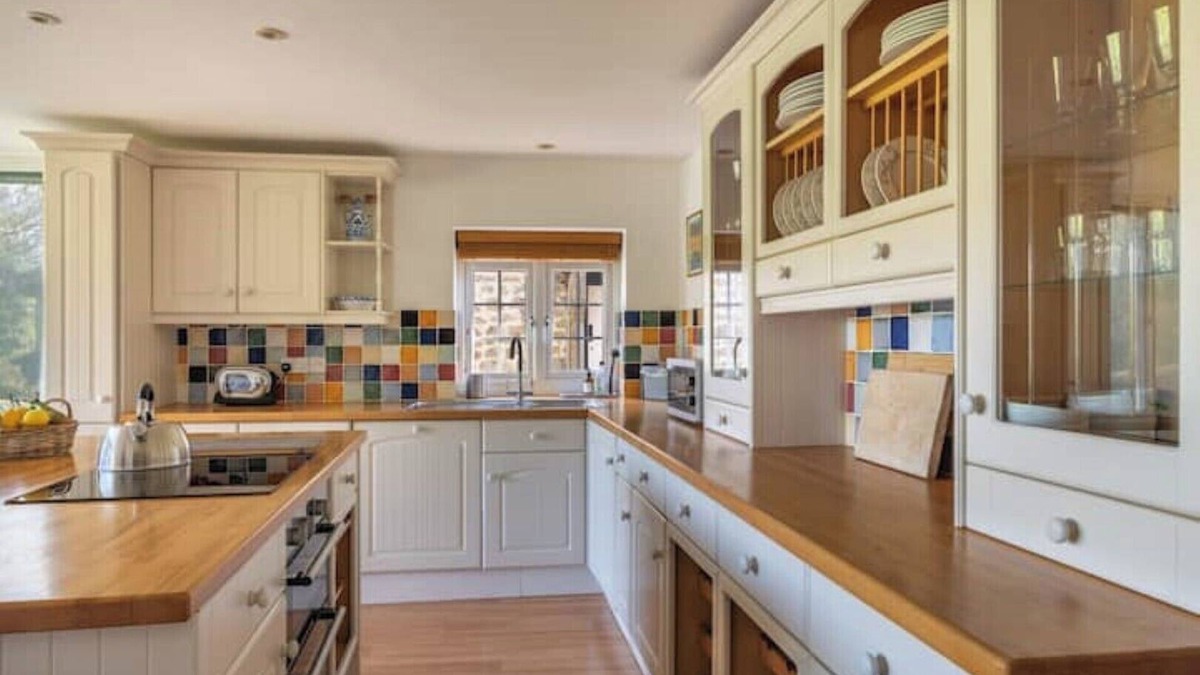 Beaminster Cottage | The Old Cheesehouse, Beaminster. Large, comfortable house in rural West Dorset.
