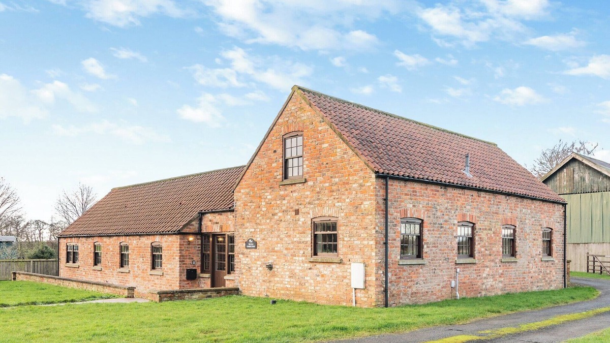 York Cottage | The Old Combine Shed