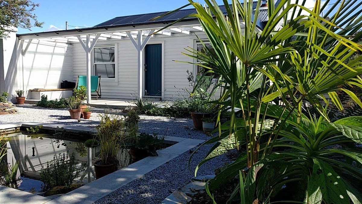 St. Agnes House | The Old Commanders, Spacious 1 Bed By The Coast, Perranporth & St. Agnes