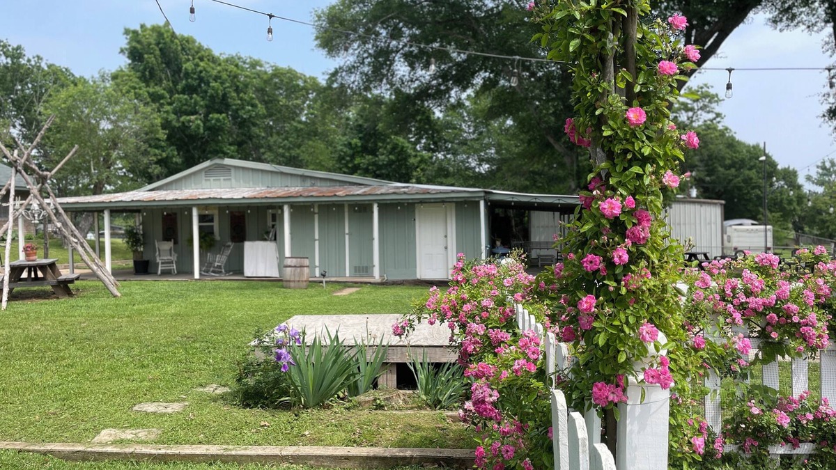 Brenham House | The Old Dairy – A Historic Brenham Getaway