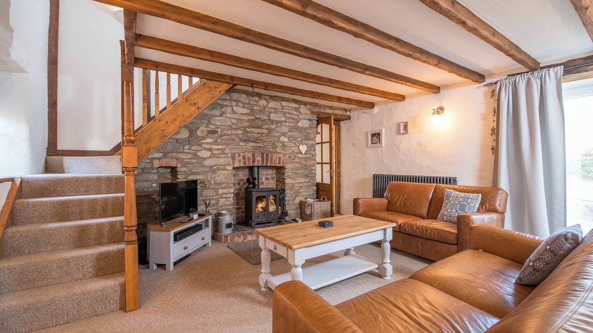 Haverfordwest Cottage | The Old Dairy, Holiday Cottage Near Mathry, Sleeps 8, 4 bedrooms, bathrooms