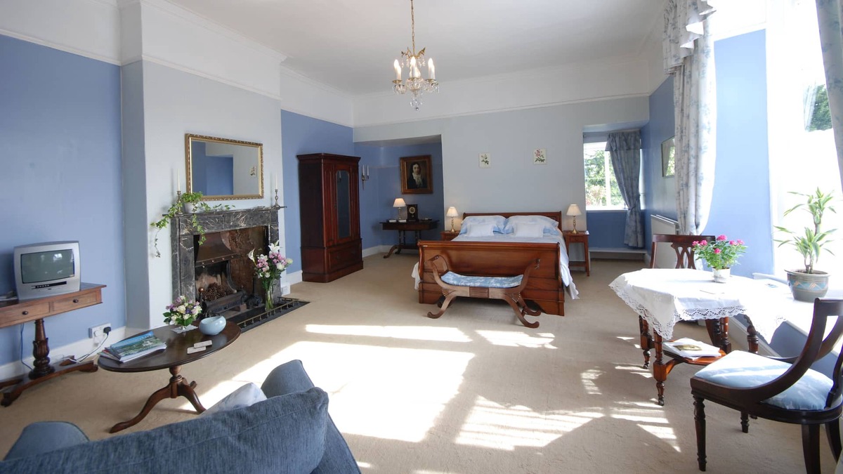 Nether Stowey Bed & Breakfast | The Old house B&B