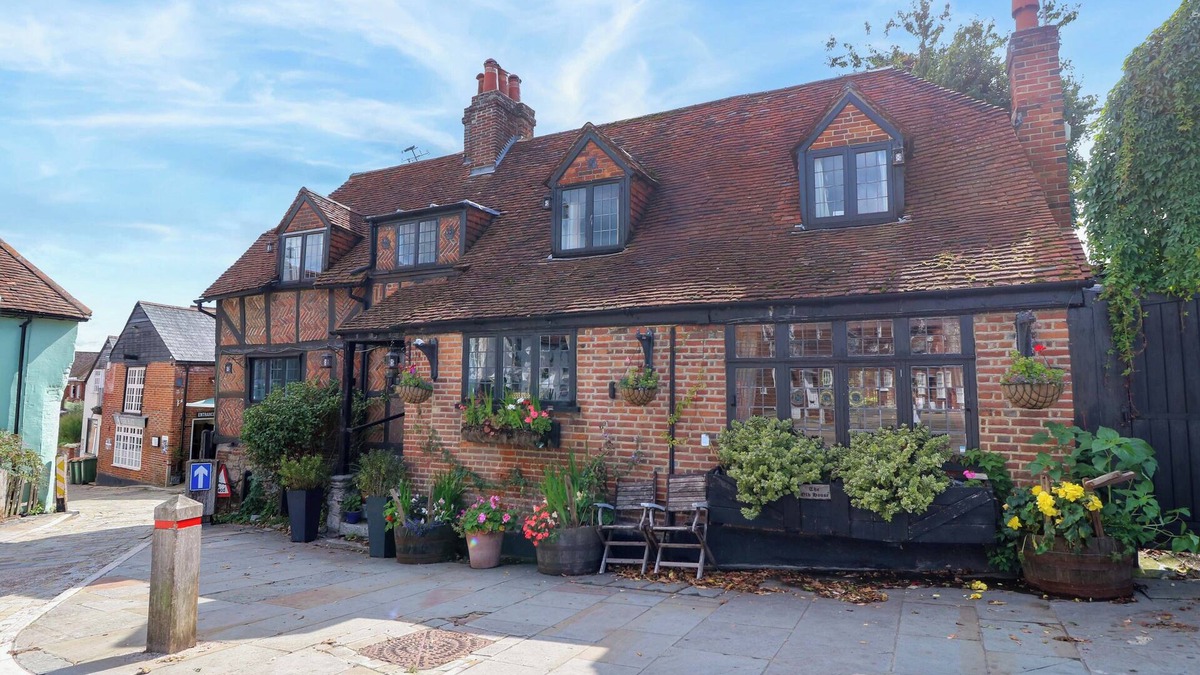 Hamble-le-Rice House | THE OLD HOUSE, pet friendly, character holiday cottage in Hamble