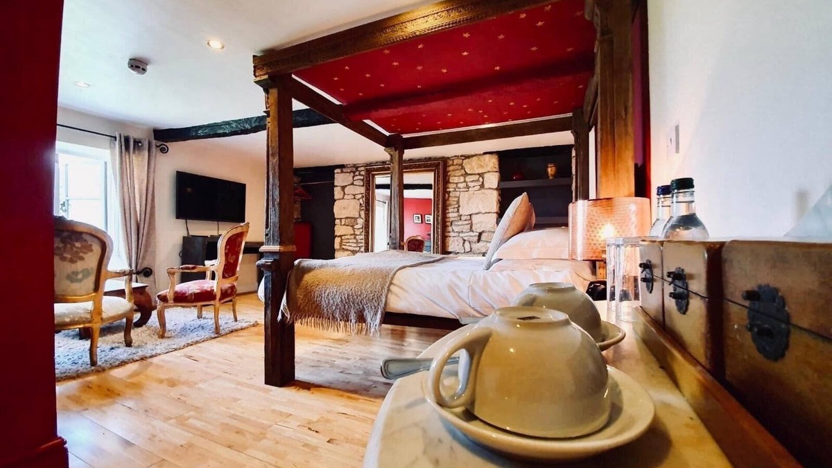Box House | The Old Lodge
