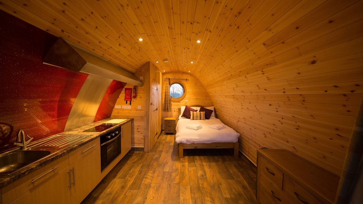 East Huntspill Apartment | The Old Oak Glamping Pod