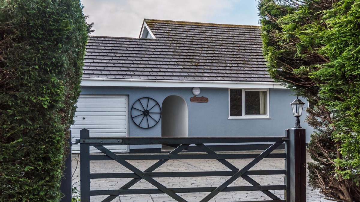 Lamphey House | The Old Orchard - 3 Bedroom - Lamphey