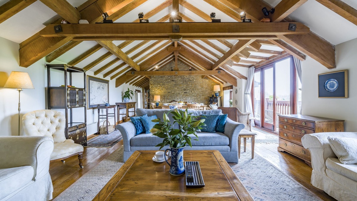 Bridport House | The Old Piggeries - sleeps 7 guests in 4 bedrooms