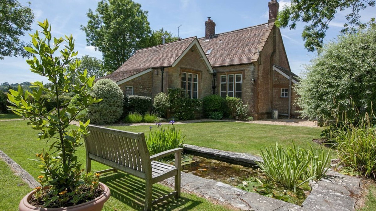 South Perrott Cottage | The Old School (Dorset) - a charming stone country cottage in Dorset sleeping 6 guests in 3 bedroom