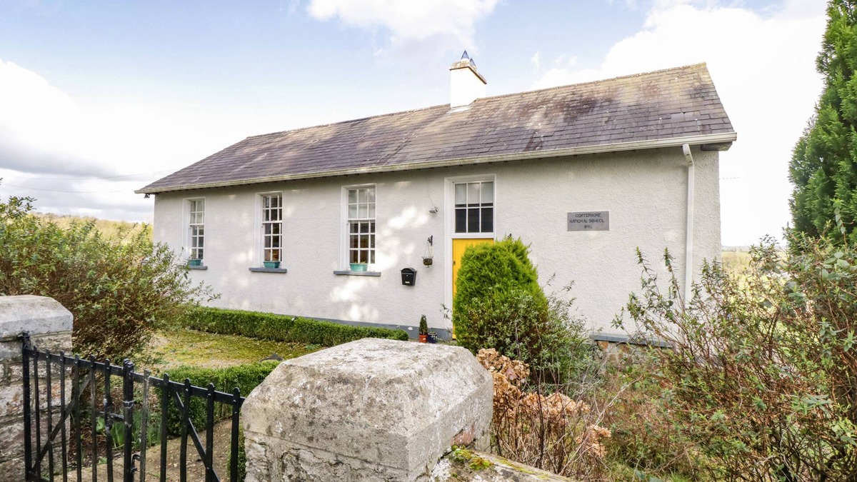 Carrigallen Cottage | THE OLD SCHOOL HOUSE, pet friendly in Carrigallen, County Leitrim