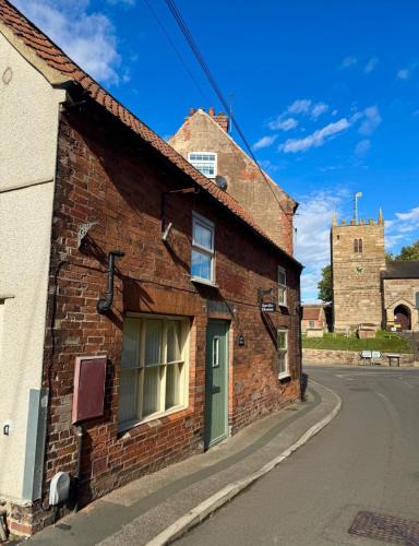 Ollerton House | The Old Shop at Savile House - Sherwood Forest