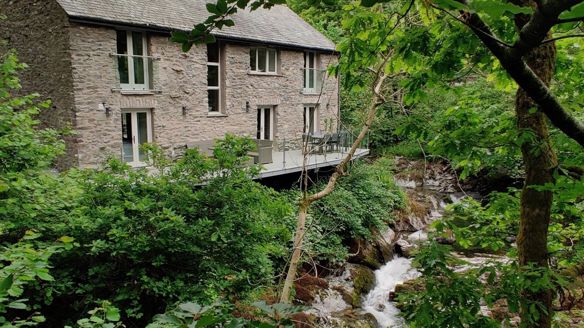 Kendal House | THE OLD WATER MILL, luxury holiday cottage, with hot tub in Kendal