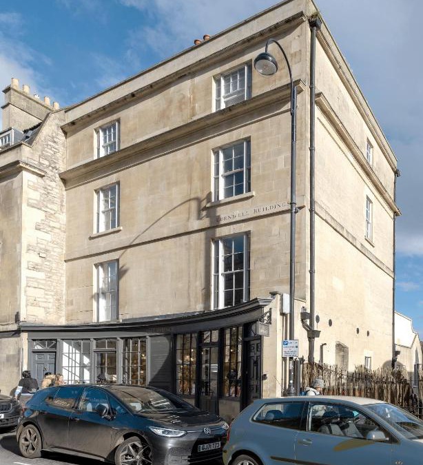 Bath Apartment | The Old Wine Merchant's House