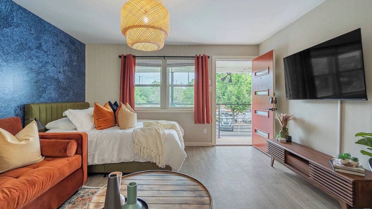 Allandale Apartment | The Olive | Cozy Retreat | Sleeps 5