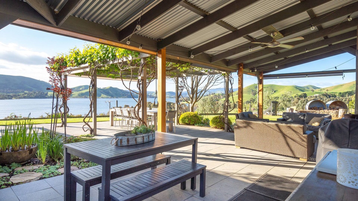 Bonnie Doon House | The Olive Grove, Lake Eildon