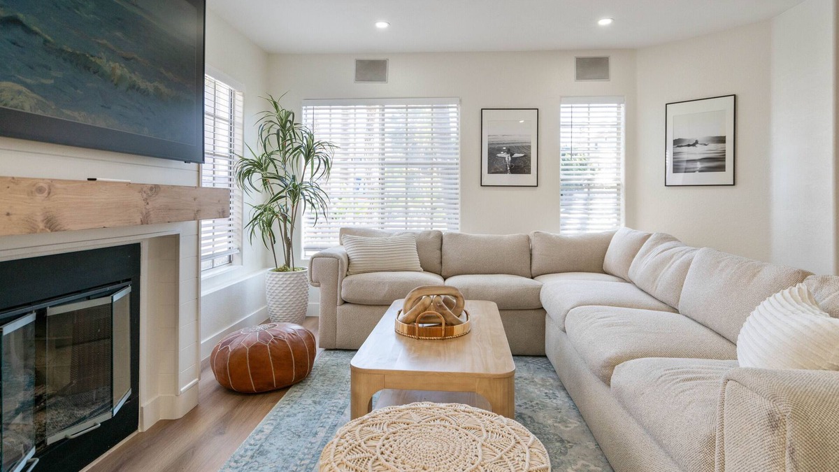 Crown Point House | The Oliver - Pacific Beach Hideaway