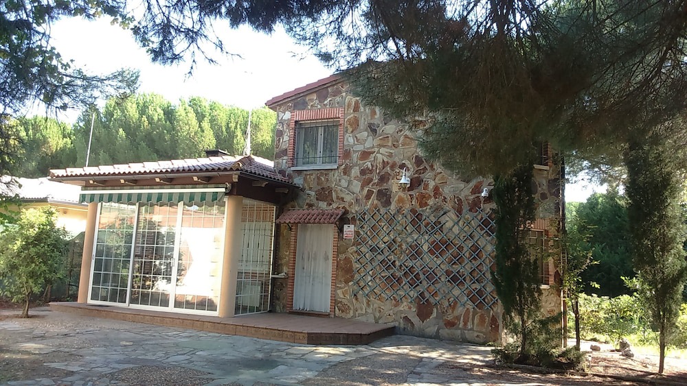 Traspinedo Cottage | THE OLIVES. ROMANTIC RURAL HOUSE IN VALLADOLID. COMPLETE HOUSE 6 PLACES