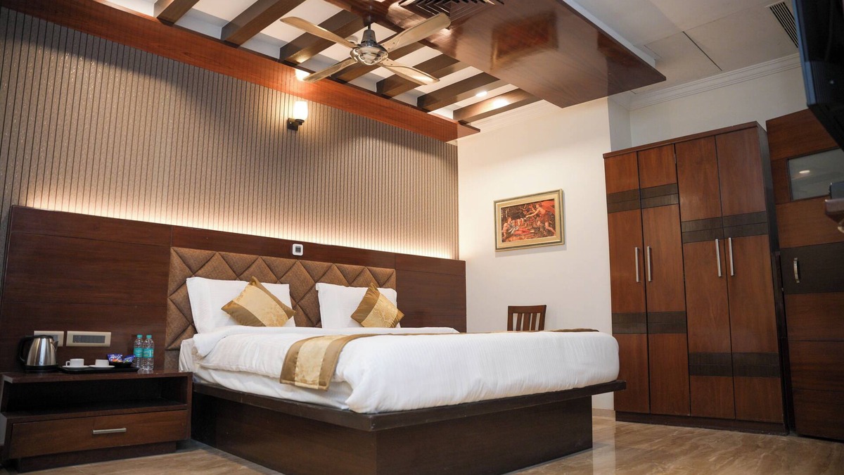 Bangalore City Center Hotel | THE ON TIME HOTEL Bangalore