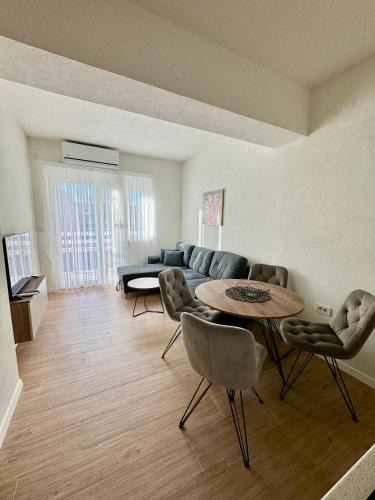 Kumanovo Apartment | The ONE Suites- with terrace in City Center