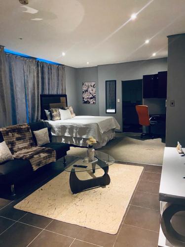 Downtown Johannesburg Apartment | The Orange Corner III