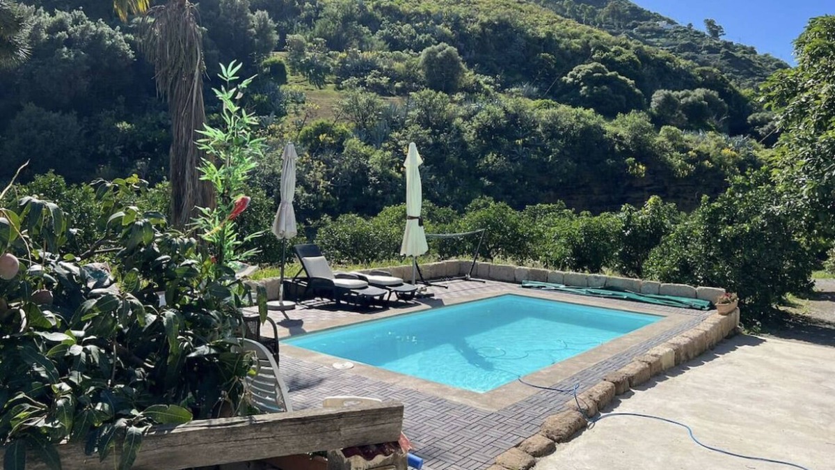 Santa Brigida Cottage | The orange house