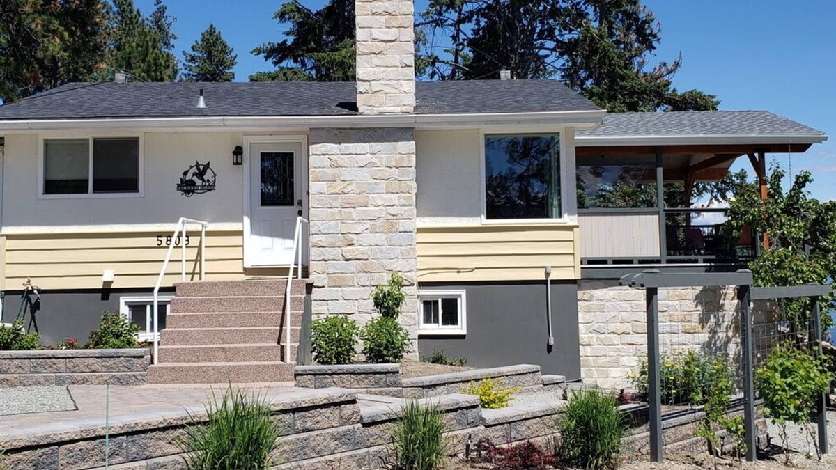 Central Okanagan House | The Orchard House, Your Home in Peachland, BC in the Central Okanagan