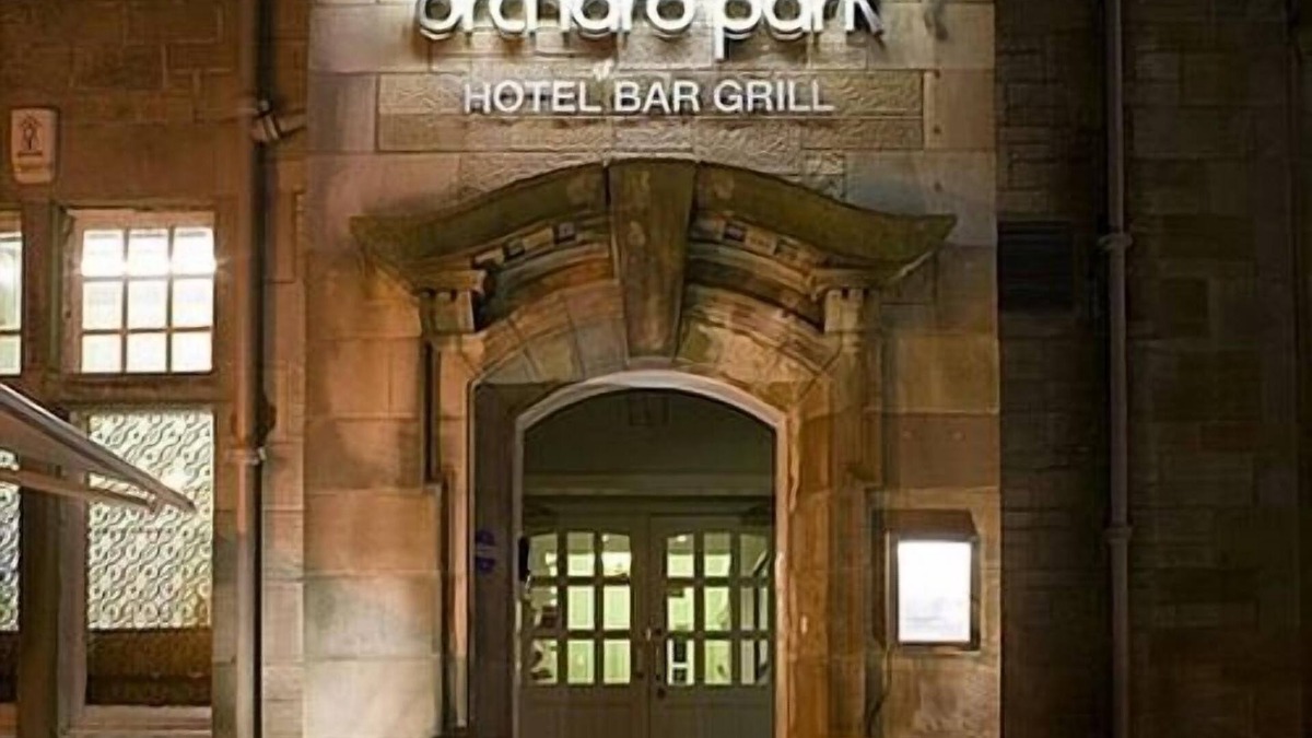 Glasgow Hotel | The Orchard Park Hotel