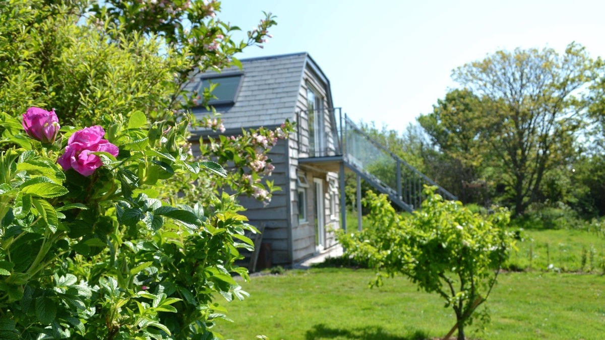 Hartland Cottage | The Orchard, shared hot tub and sauna