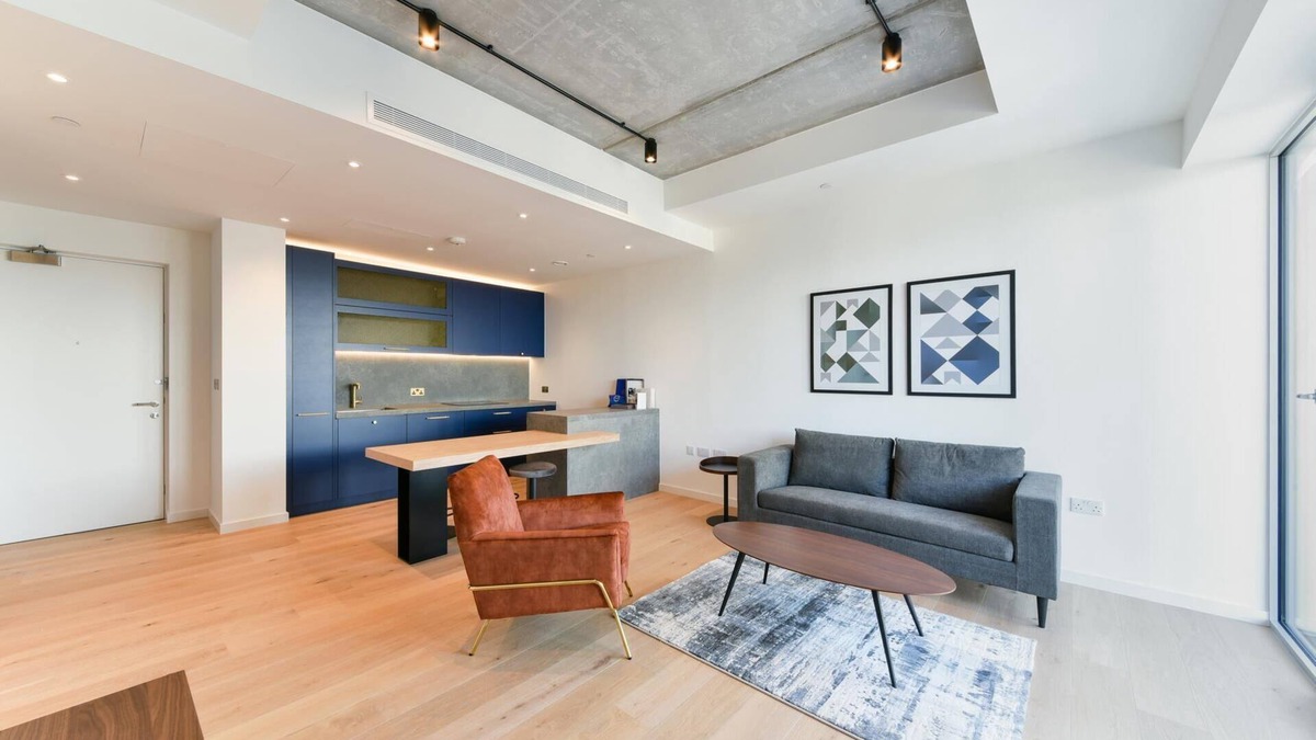 Canning Town South Apartment | The Orchard: Stylish Family Sized Apartment- Close to o2