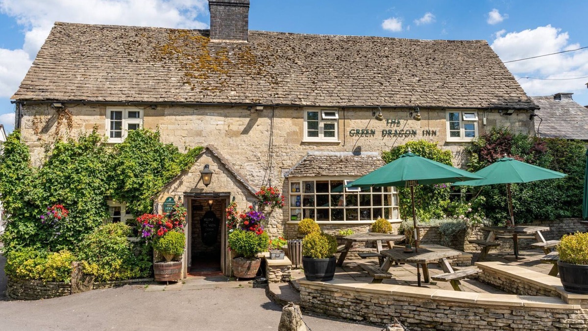 Elkstone Cottage | The Other House, Elkstone, Near Cheltenham - sleeps 2 guests in 1 bedroom