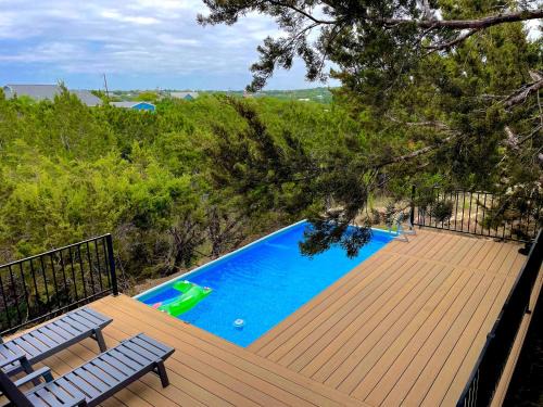 Dripping Springs House | The Outlook - Spa and deck views of Hill Country