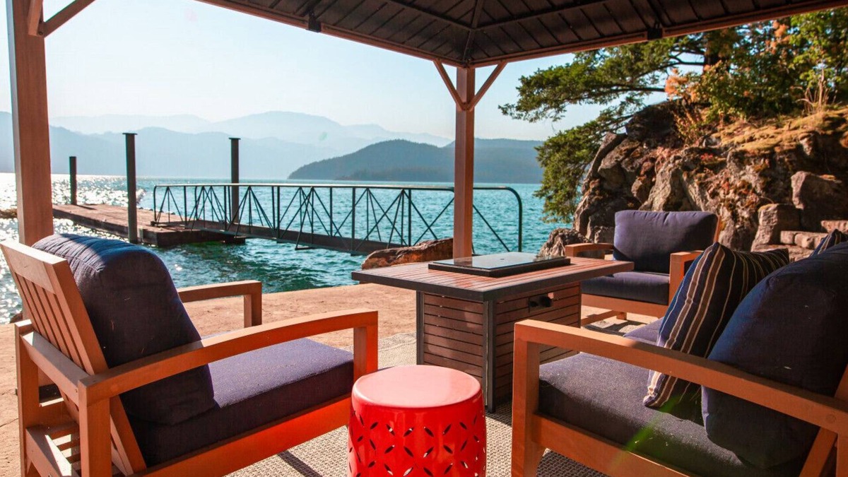 Harrison Hot Springs House | The Overlook | Luxury Lakeside Home with Dock