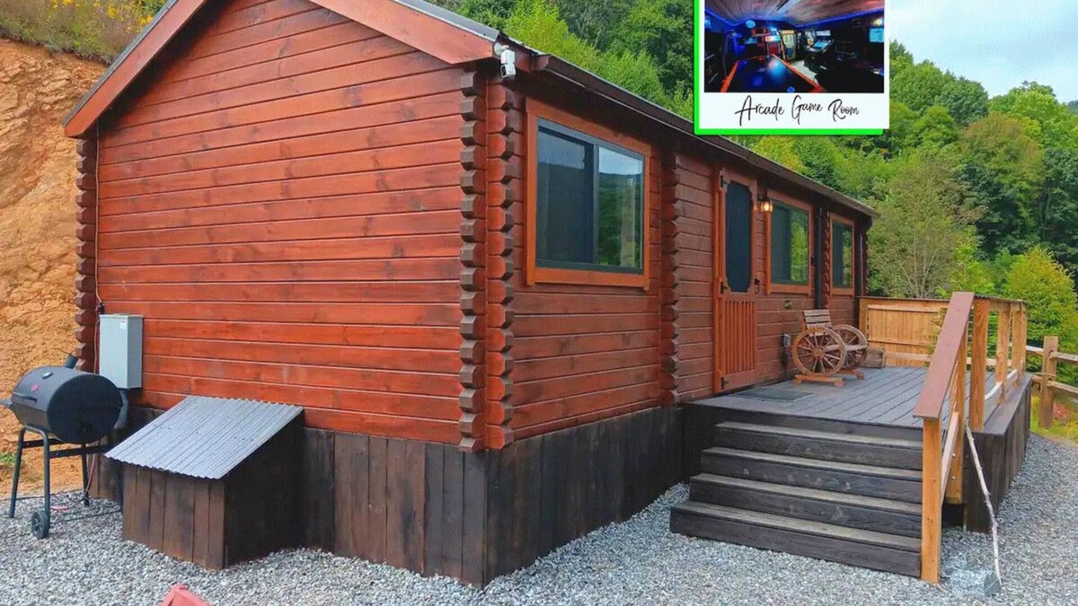 Wilson Creek Cabin | The Overlook Cabin near Grayson Highlands - Arcade & Theater