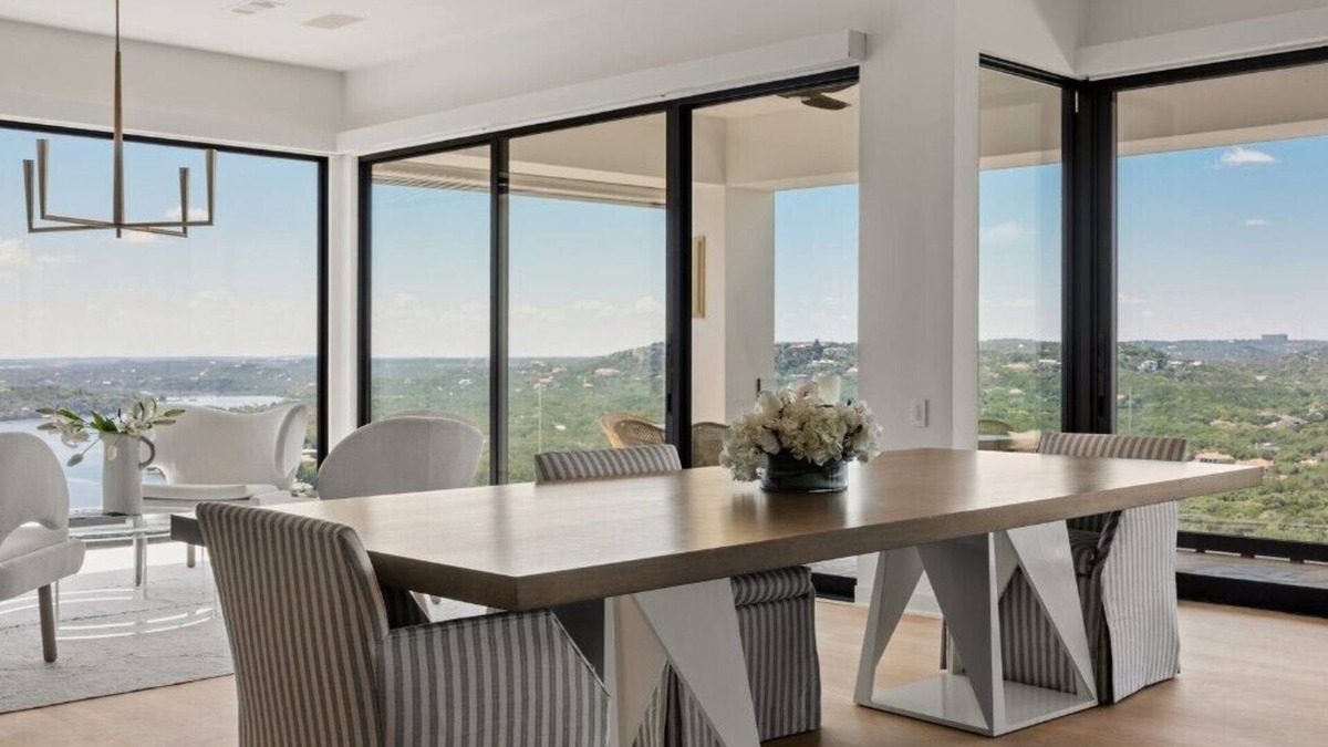 Mount Bonnell Terrace House | The Overlook on Monte Vista