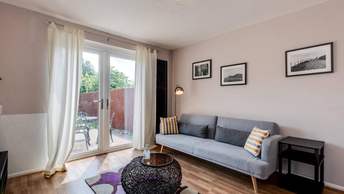 Oxford House | The Oxford Abode - 3-Bedroom House - large garden