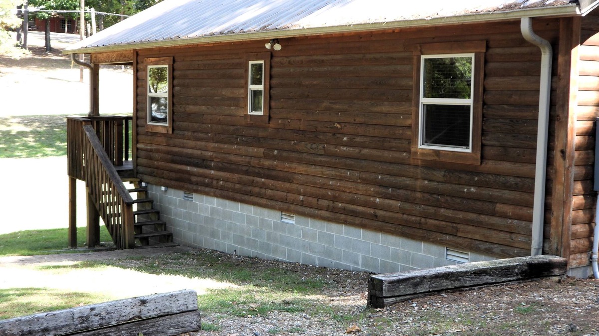 Royal Cabin | The Ozark.n