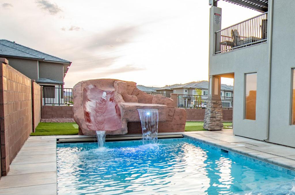 Hurricane House | The Pad Spacious Luxury Retreat Sleeps 23, Private Pool, Spa, Game Room and More