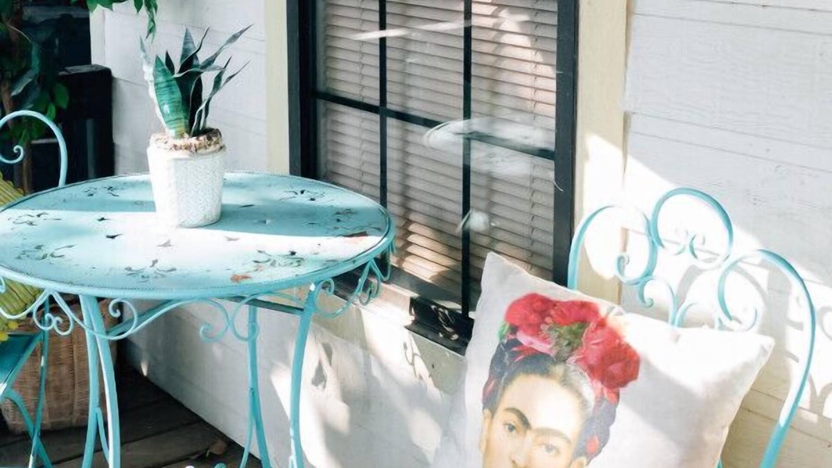 Brenham House | The Painted Lady-short walk to downtown square
