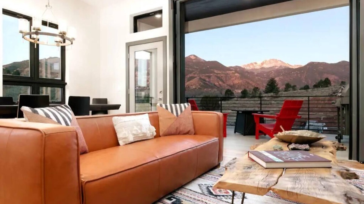 Manitou Springs House | The Painted Pony l Garden of the Gods