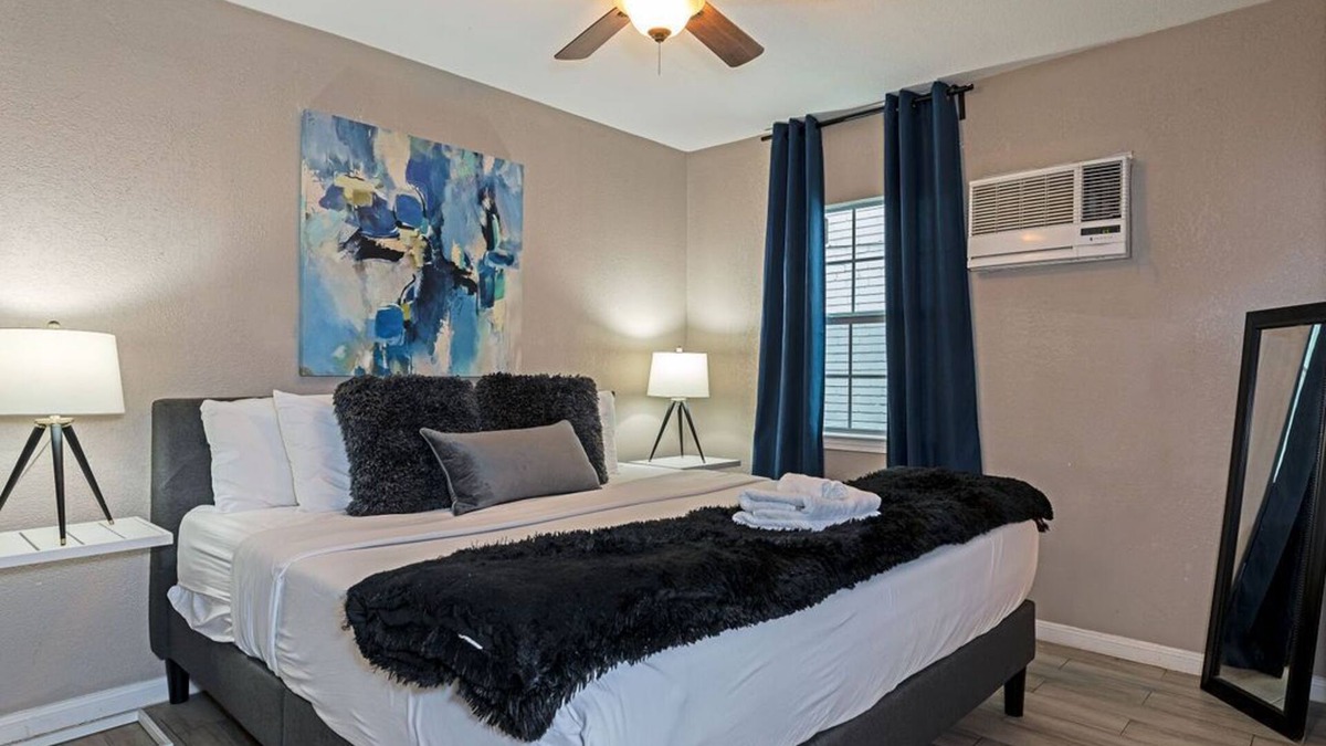 MacGregor Apartment | The Palm Flats 07! Zoo! Museums! Medical Center!