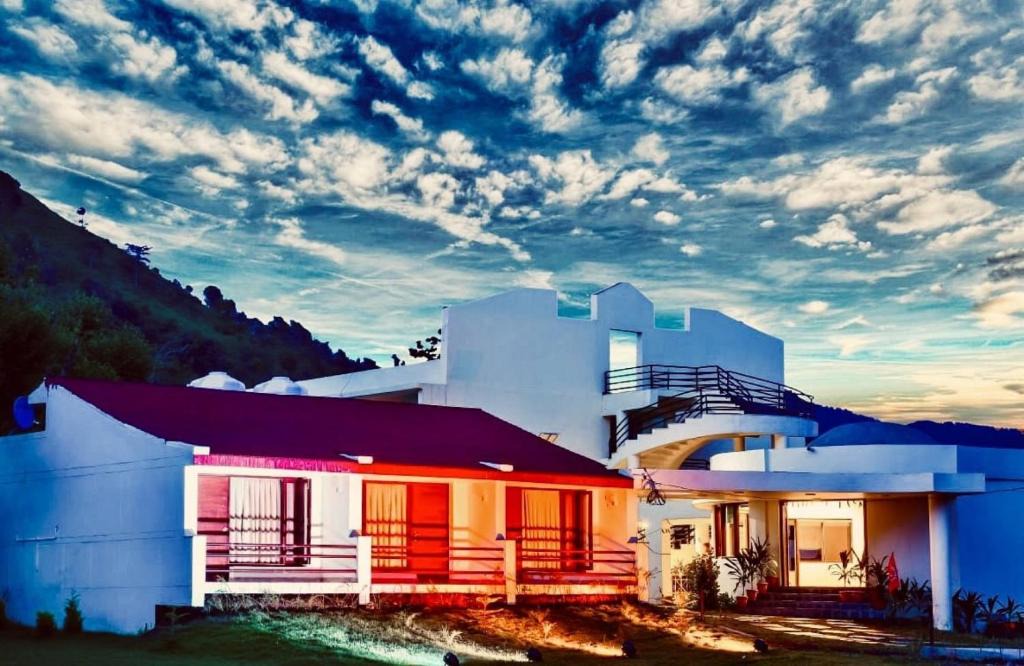 Bhagtpura Resort | The Palm Resort, Kainchi Dham Road. Bhimta