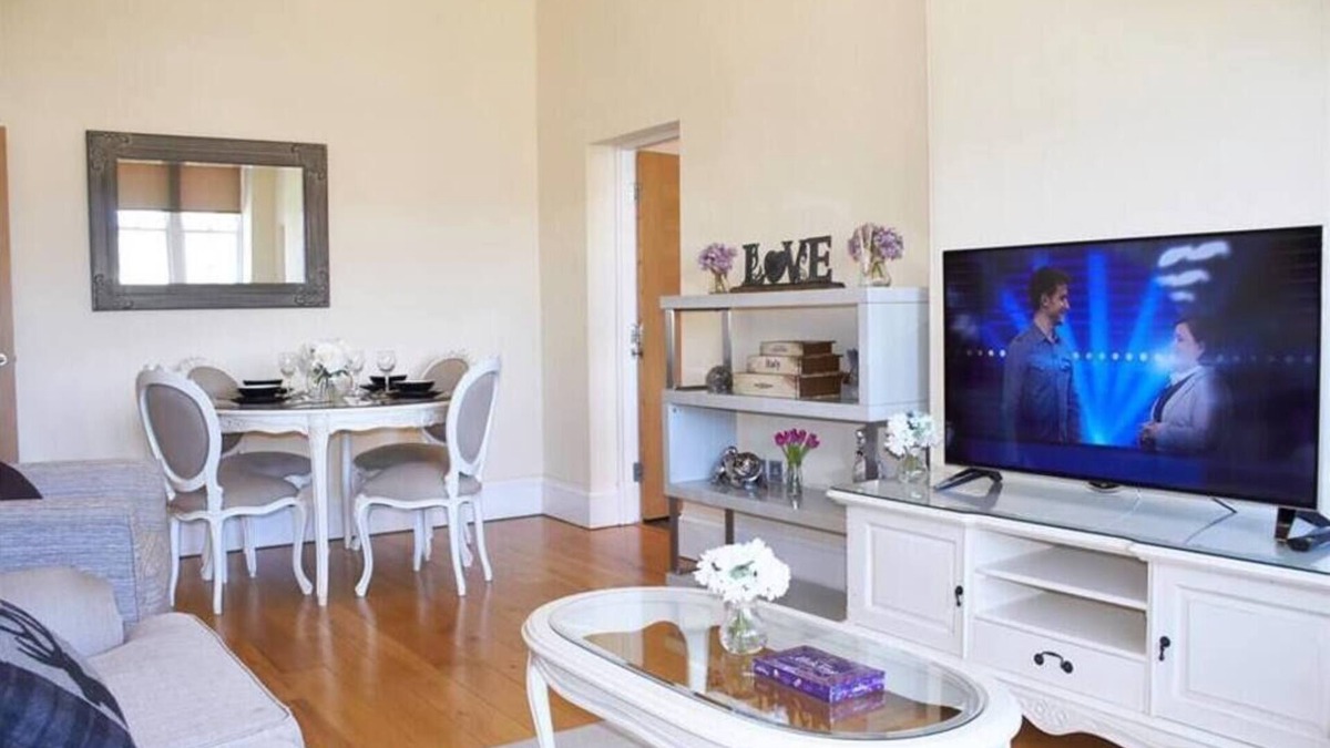 Southport Apartment | The Palm Suite Summar