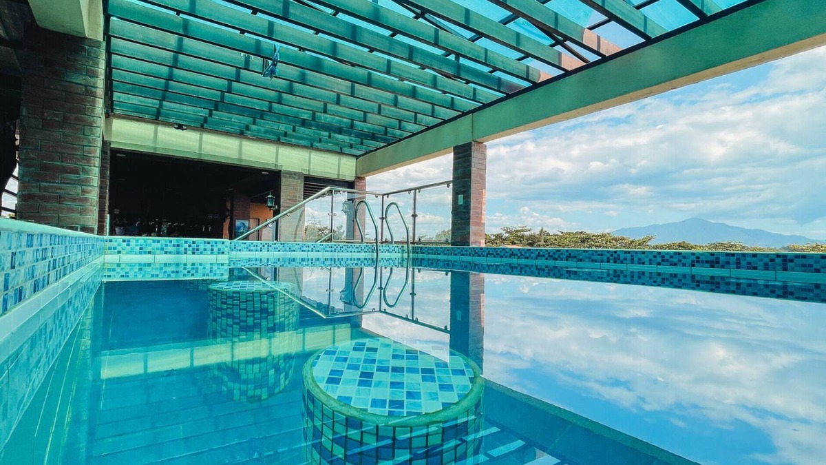 San Narciso Hotel | The Palms Resort & Bar