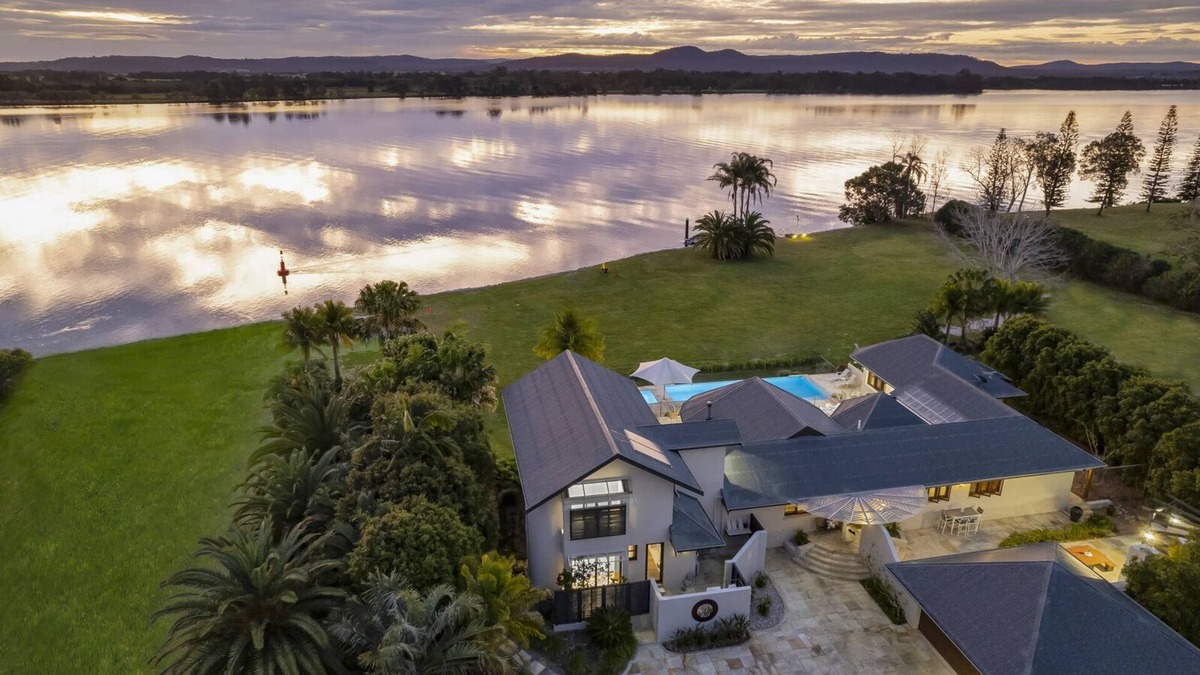 Palmers Island House | The Palms Yamba - Private luxurious riverfront estate!
