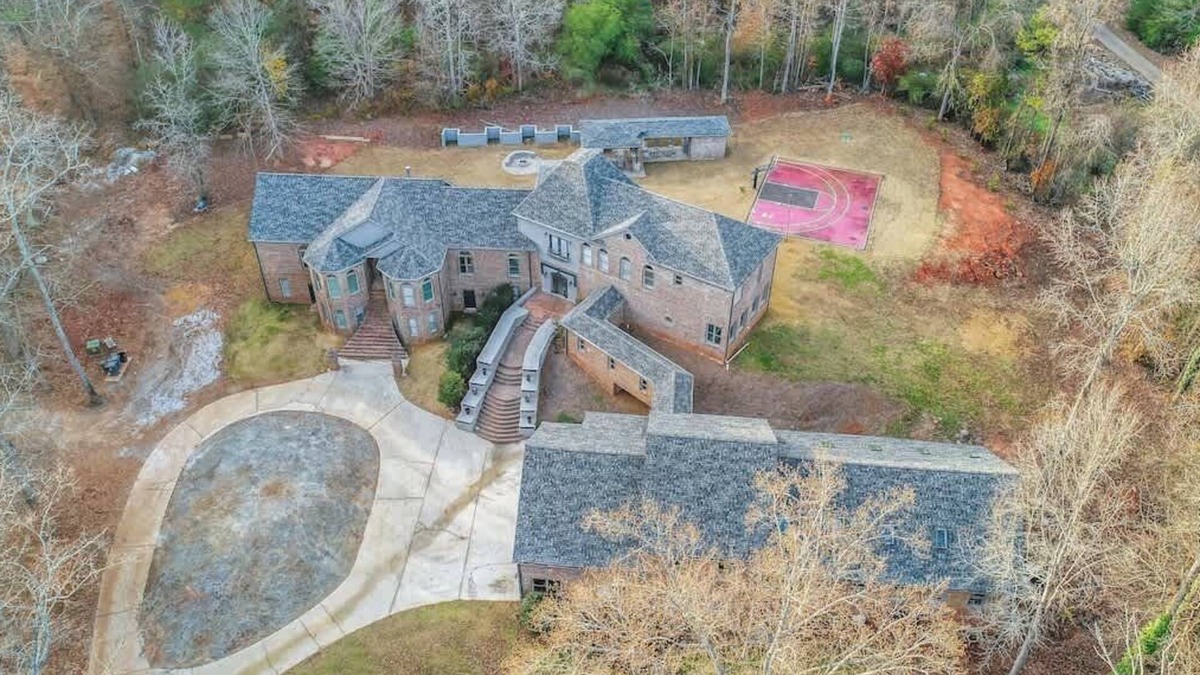 Stockbridge Villa | The Panola Mansion | Indoor Pool + Pavilion