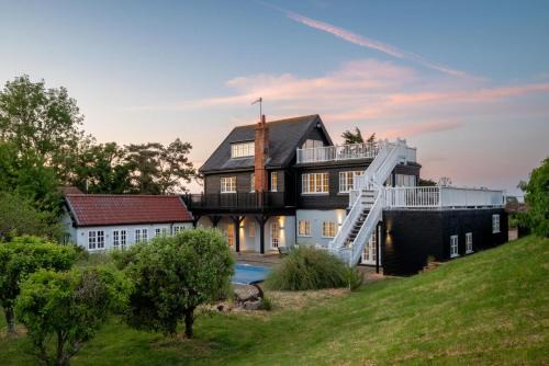 Orford House | The Pavilion