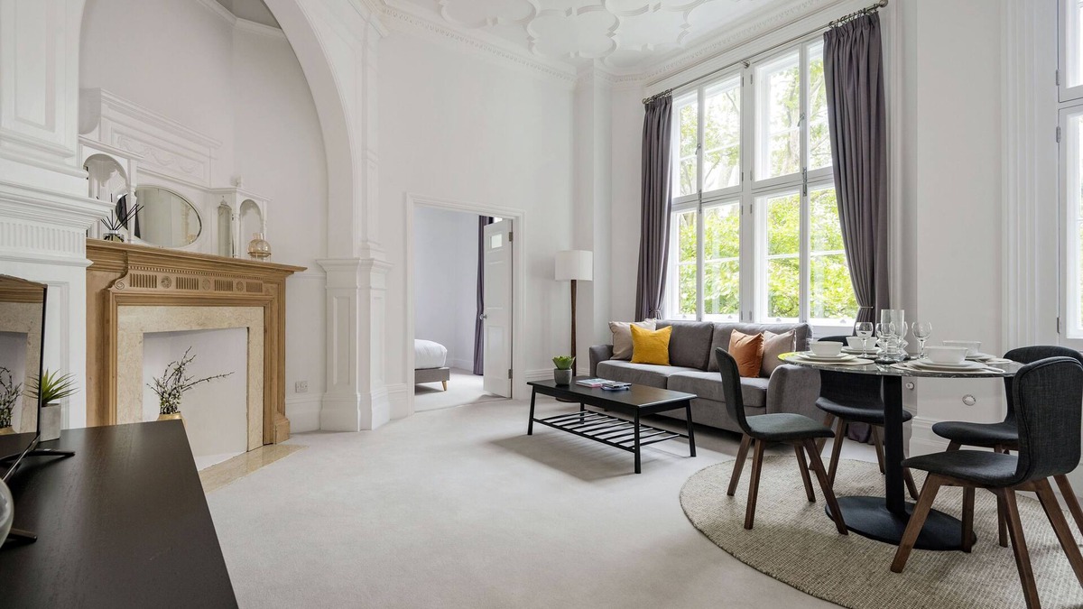 Belgravia Apartment | The Pavilion Road Suite next to Sloane Square