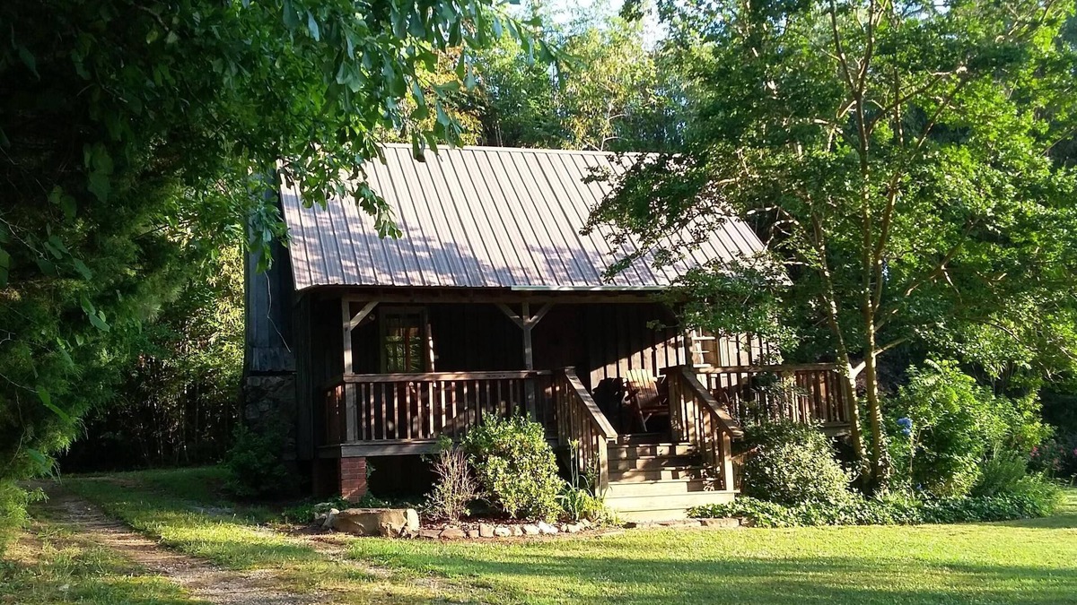 Chelsea Cabin | The Peaceful Retreat Near Birmingham