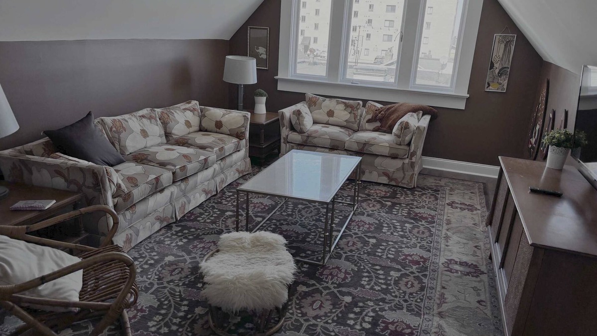 Mount Washington Apartment | The Peak! Mt Washington - Large 2bd Apt w/A View!